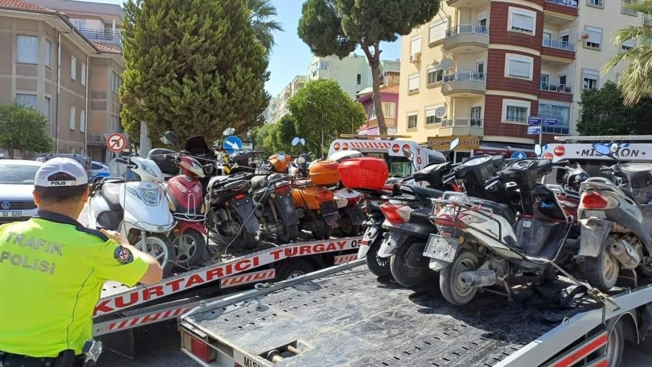 Söke’de trafik ekiplerinden motosikletlere sıkı denetim