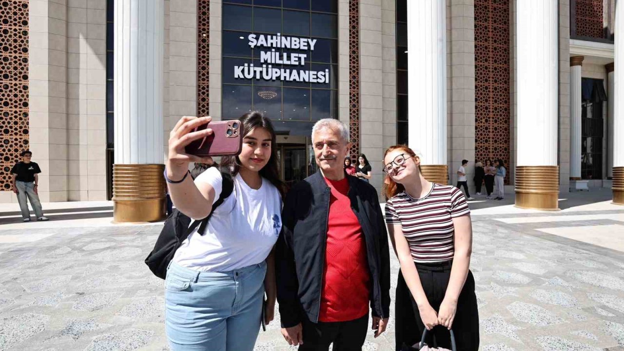 Şahinbey Belediyesi Millet Kütüphanesi’ne yoğun ilgi