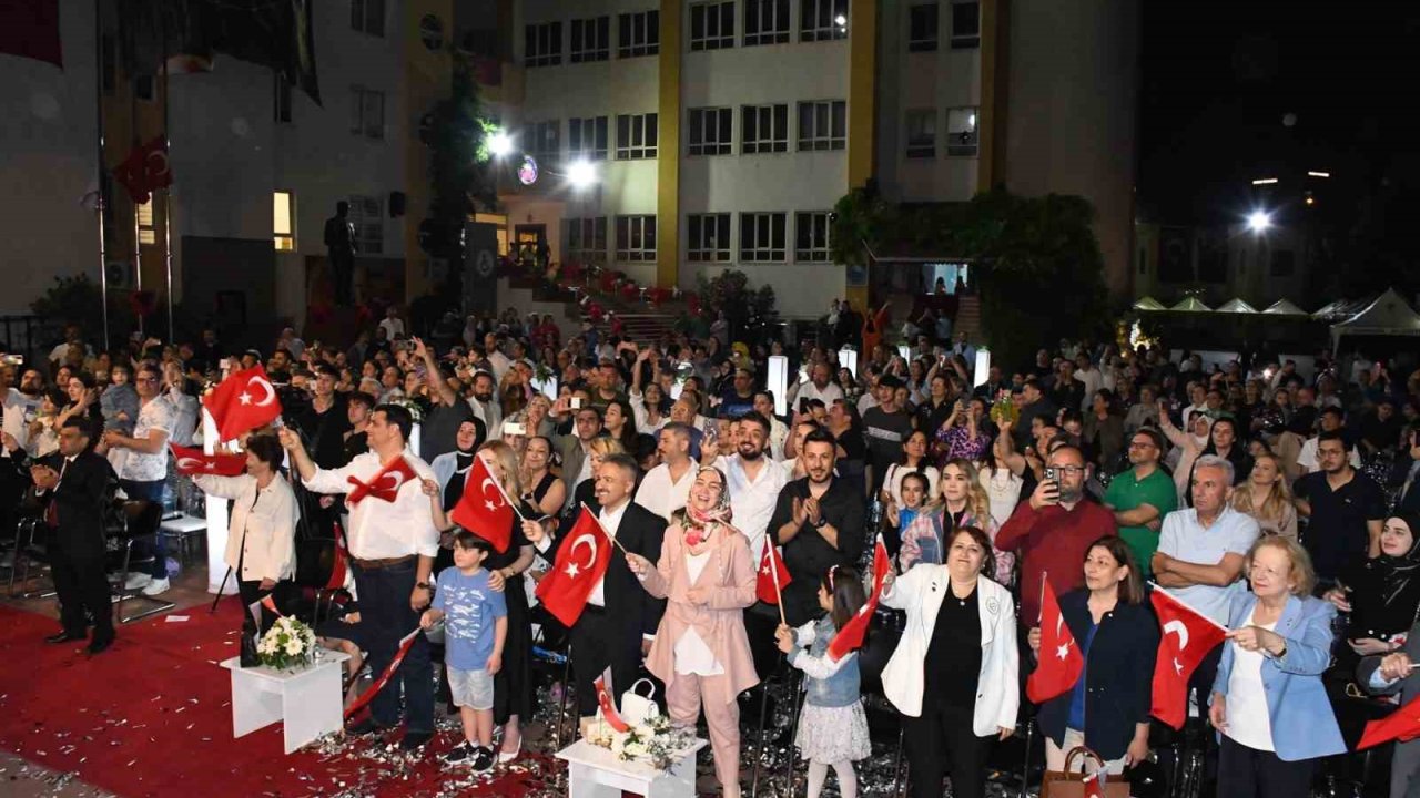 GKV Özel İlkokulu 60. yıl mezunlarını uğurladı