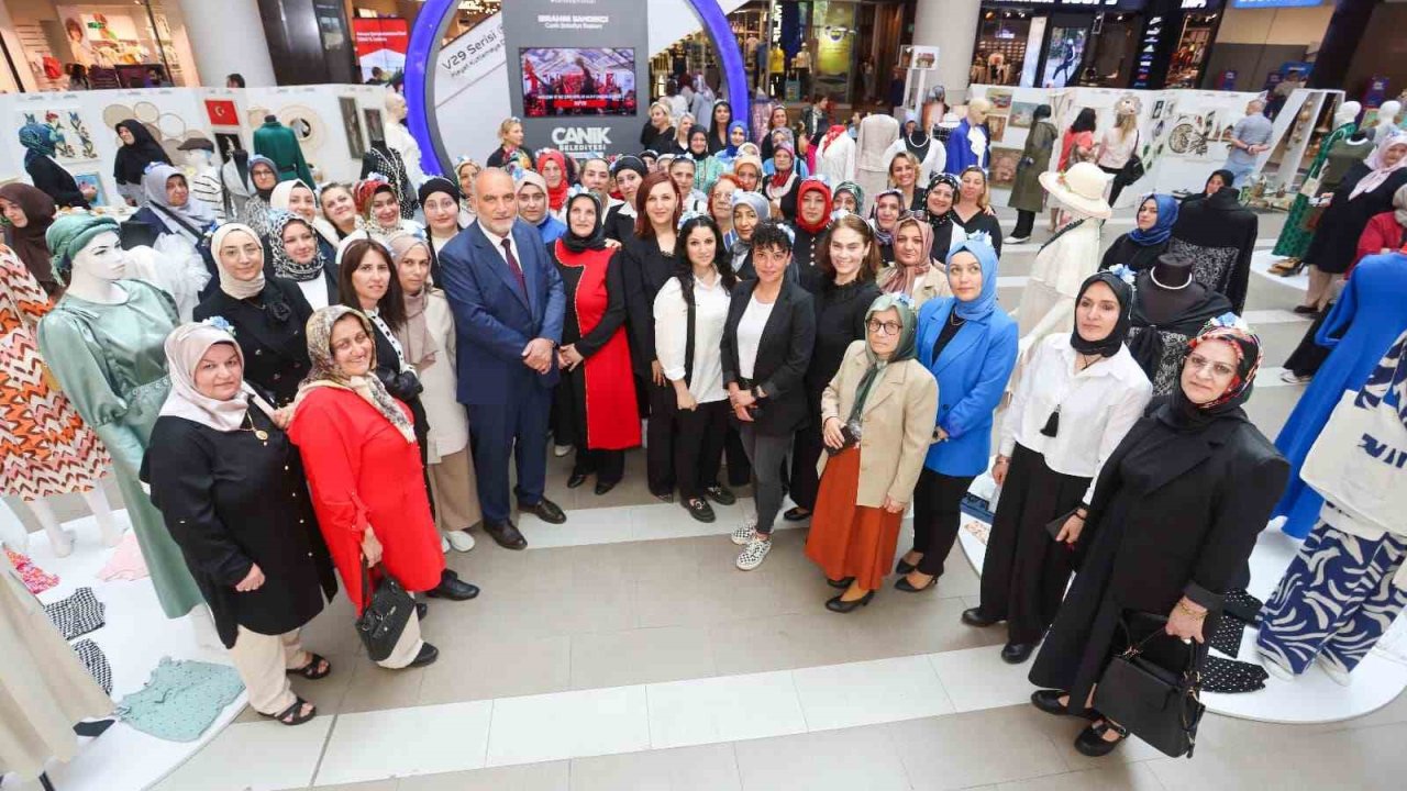 Canikli kadınların el emeği göz nuru eserleri görücüye çıktı