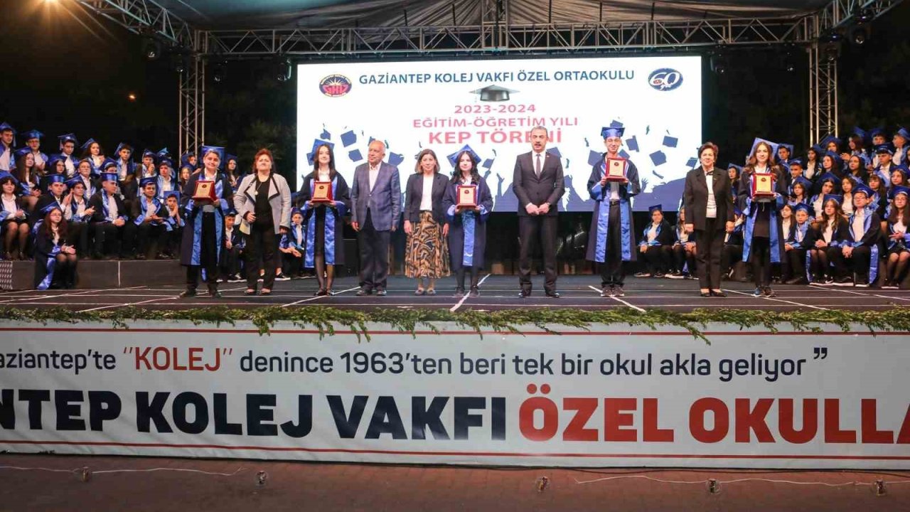 GKV Özel Ortaokulu 60. Yıl mezunlarını uğurladı