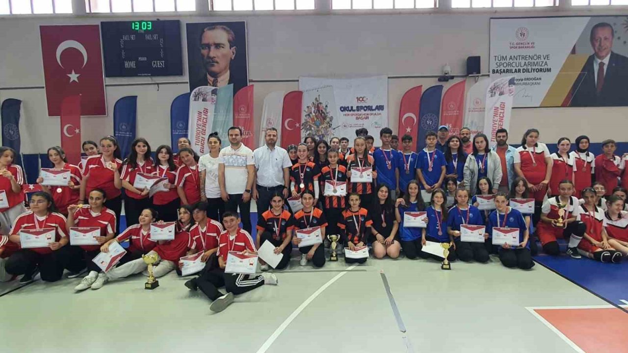 Karaman’da düzenlenen Oturarak Voleybol Türkiye Şampiyonası sona erdi