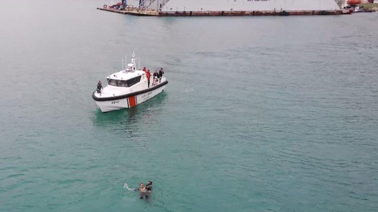 Karadeniz’de hasta kurtarma tatbikatı nefes kesti