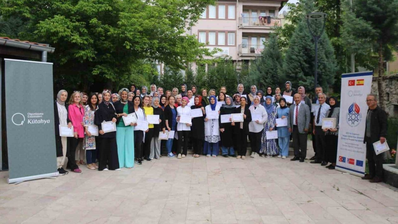 Kütahya’da Olgunlaşma Enstitüsü personeline başarı ve teşekkür belgesi