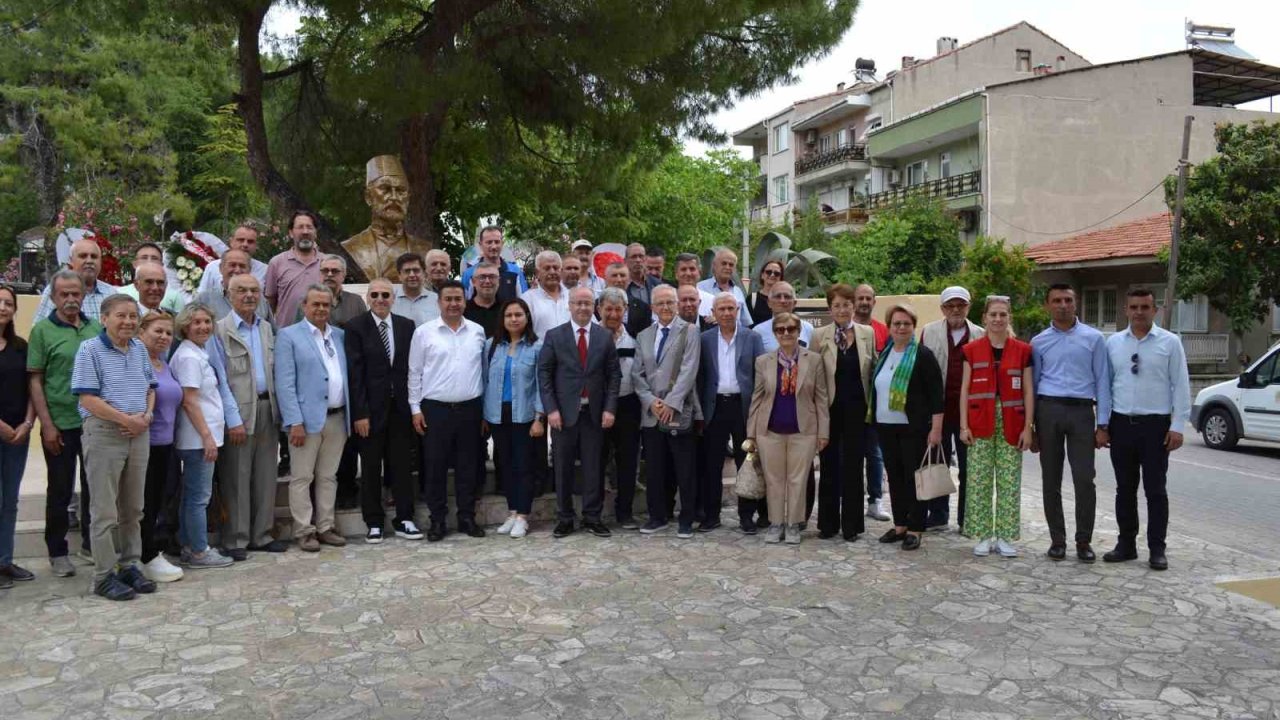 Hiciv ustası Şair Eşref memleketi Kırkağaç’ta anıldı