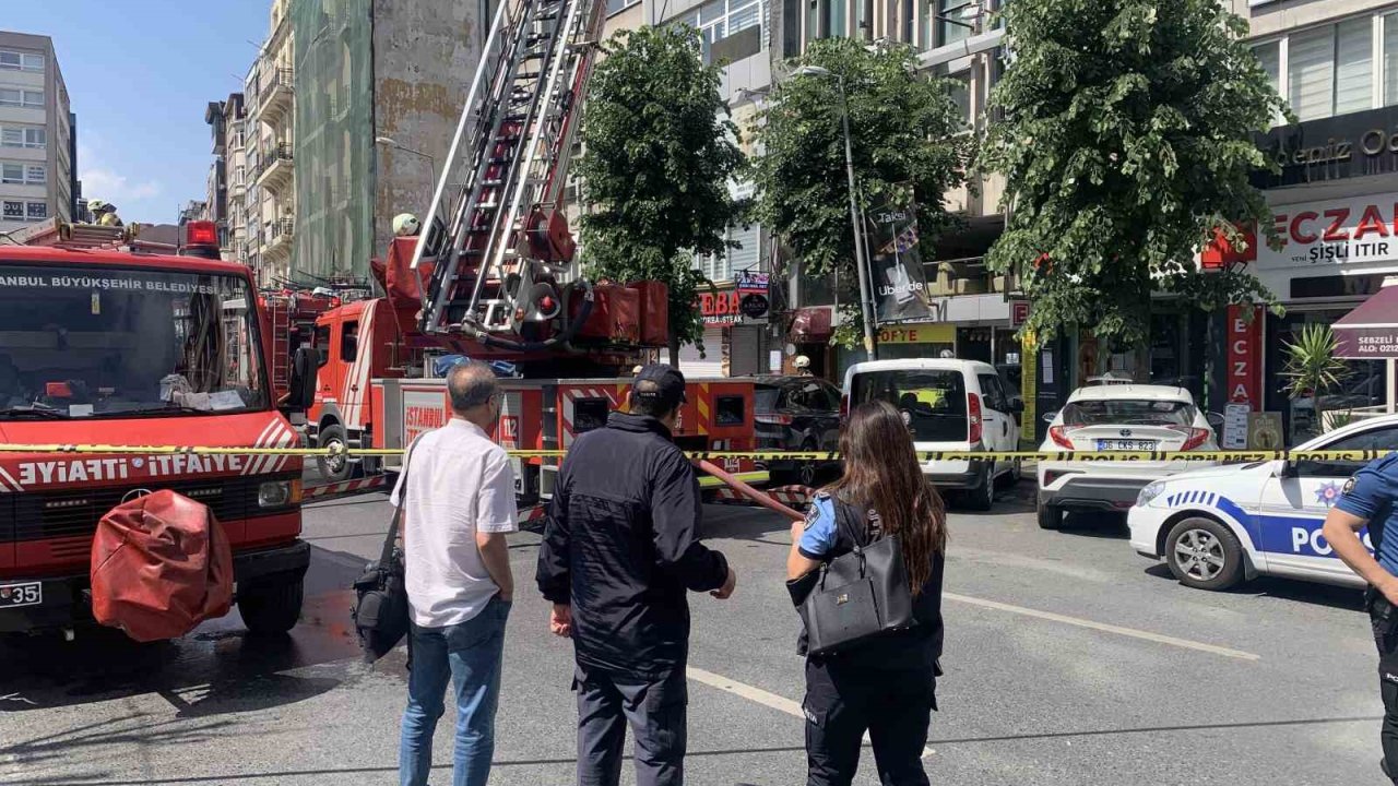 Şişli’de restoranın bacasında çıkan yangın paniğe neden oldu