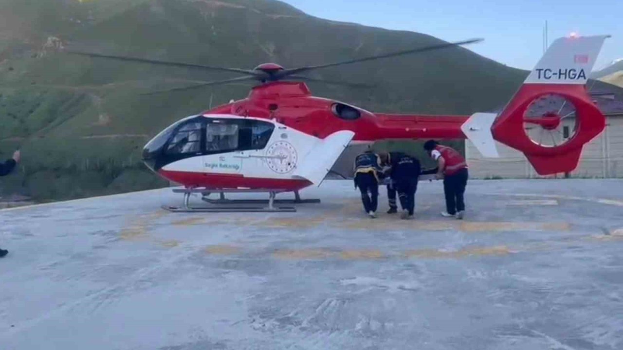 Doğumdan sonra rahatsızlanan kadın için ambulans helikopter havalandı