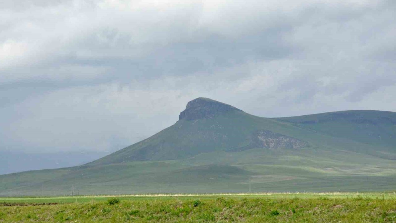 Kars’ta King Kong’un kafasına benzeyen dağ