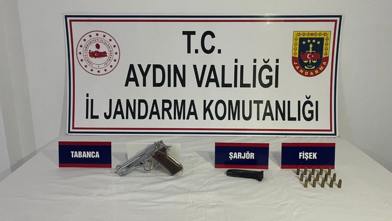 Silahını araziye fırlattı, jandarmanın dikkatinden kaçamadı