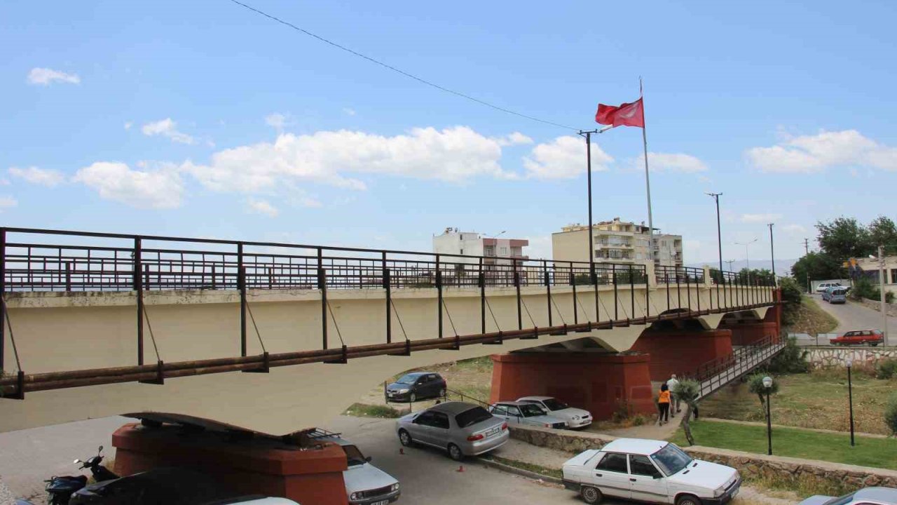 Çine’nin tarihi ’İtalyan Köprüsü’ bir asrı aşkın süredir vatandaşlara hizmet ediyor