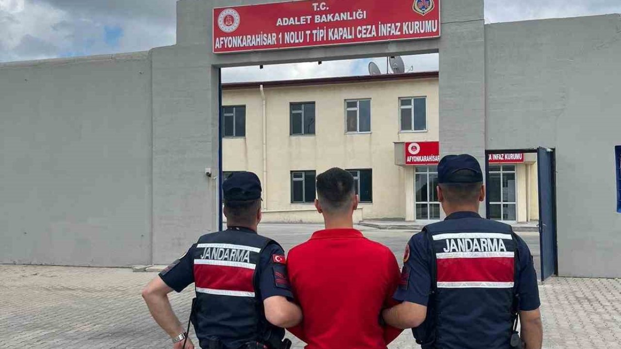 Uyuşturucu satma suçundan 6 yıl hapis cezası ile aranan şahsı jandarma yakaladı