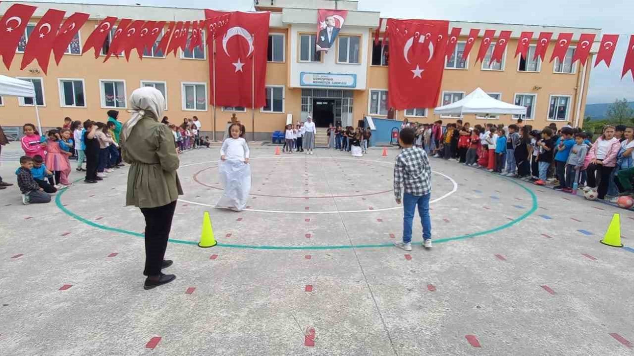 Şenlikte gönüllerince eğlendiler