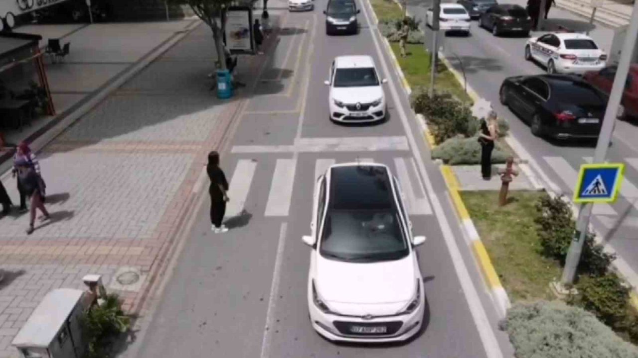 Alanya’da jandarmadan dron destekli trafik uygulaması