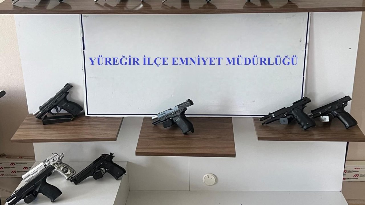 Yüreğir polisi 13 ruhsatsız silah ele geçirirken 102 suçluyu da yakaladı