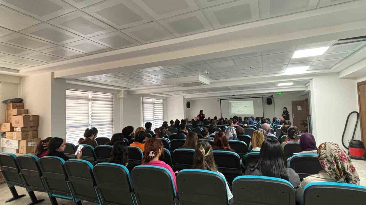 Tunceli’de öğrencilere bağımlılıkla mücadele semineri