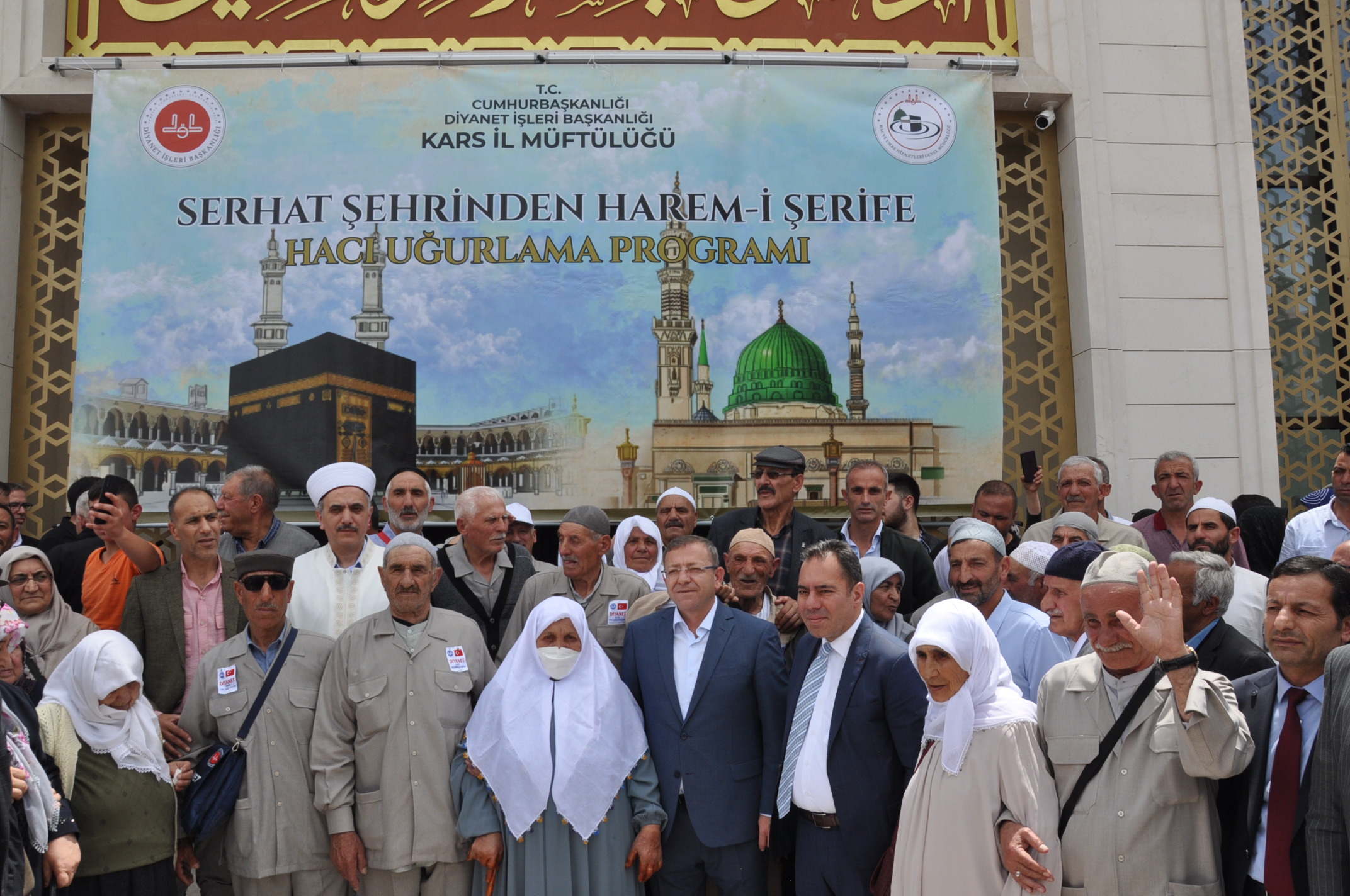 Kars’tan hacı adayları uğurlandı