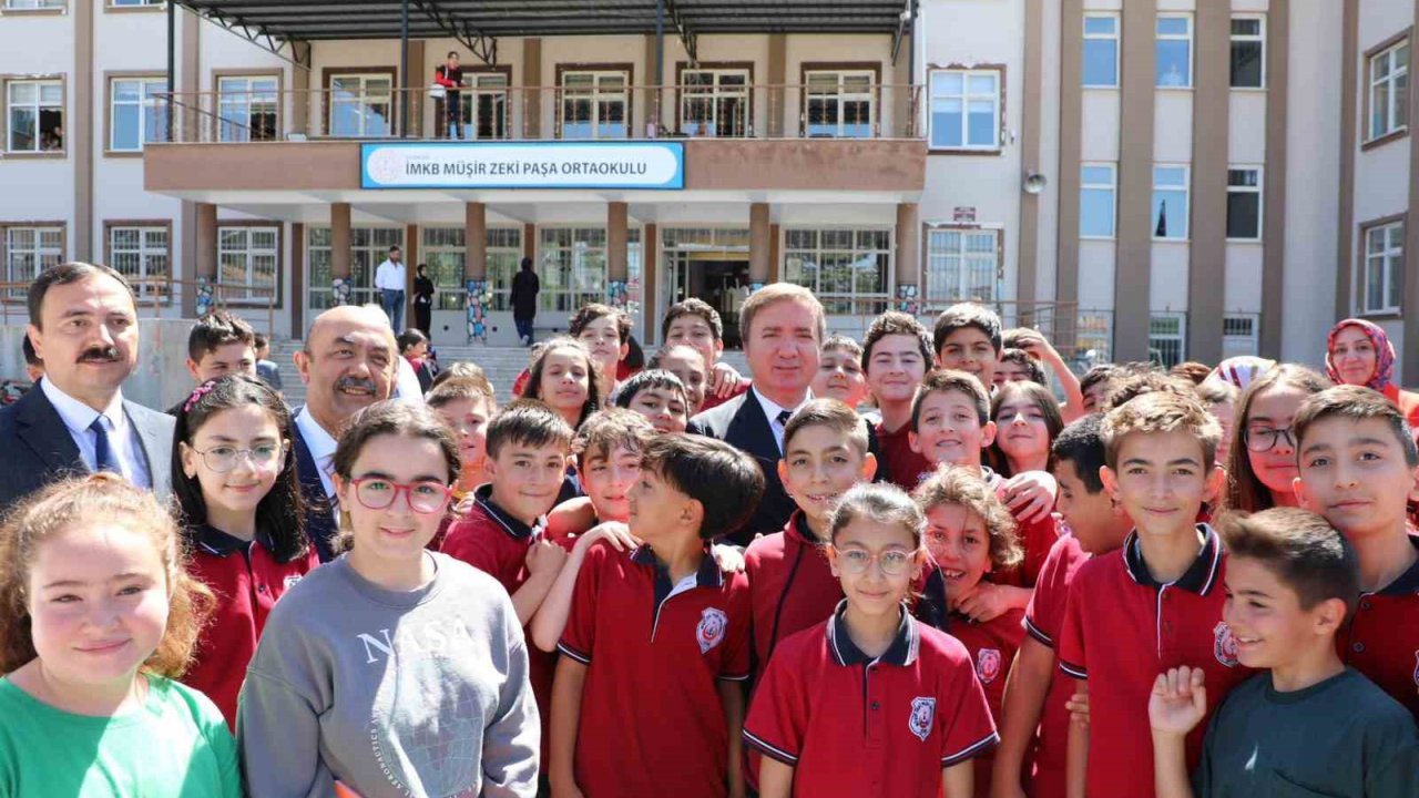 Vali Aydoğdu: “Başarı elde etmek için gireceğiniz sınavda hepinize yürekten başarılar diliyorum”