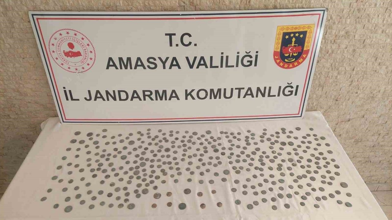 Amasya’da Pontus Rum Krallığı dönemine ait 582 sikke ele geçirildi