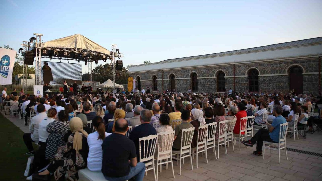 Usta Şair Nazım Hikmet Eyüpsultan’da anıldı