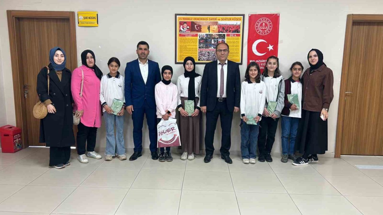 Alpaslan Kız İmam Hatip Lisesi öğrencilerinden büyük başarı