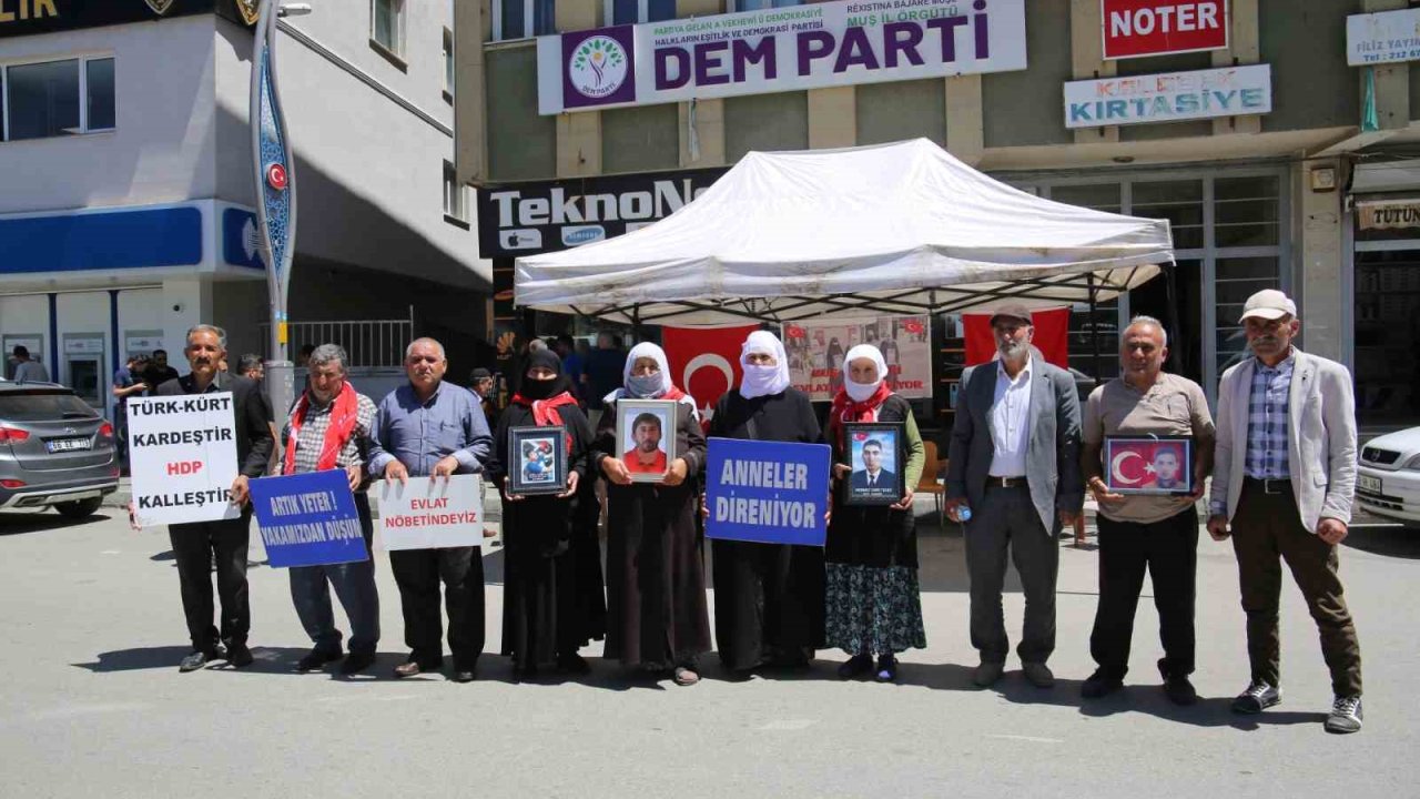 Muş’ta acılı annelerin evlat nöbeti devam ediyor