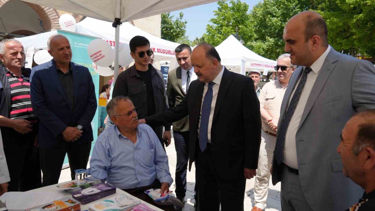 Kastamonu’da sokakta vatandaşlara ücretsiz sağlık testleri yapıldı