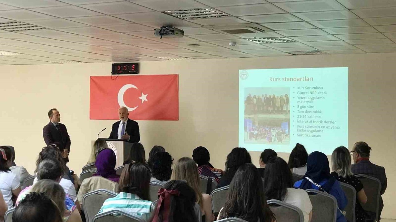 Sağlık personelinin Yenidoğan Canlandırma Programı Eğitimi başladı