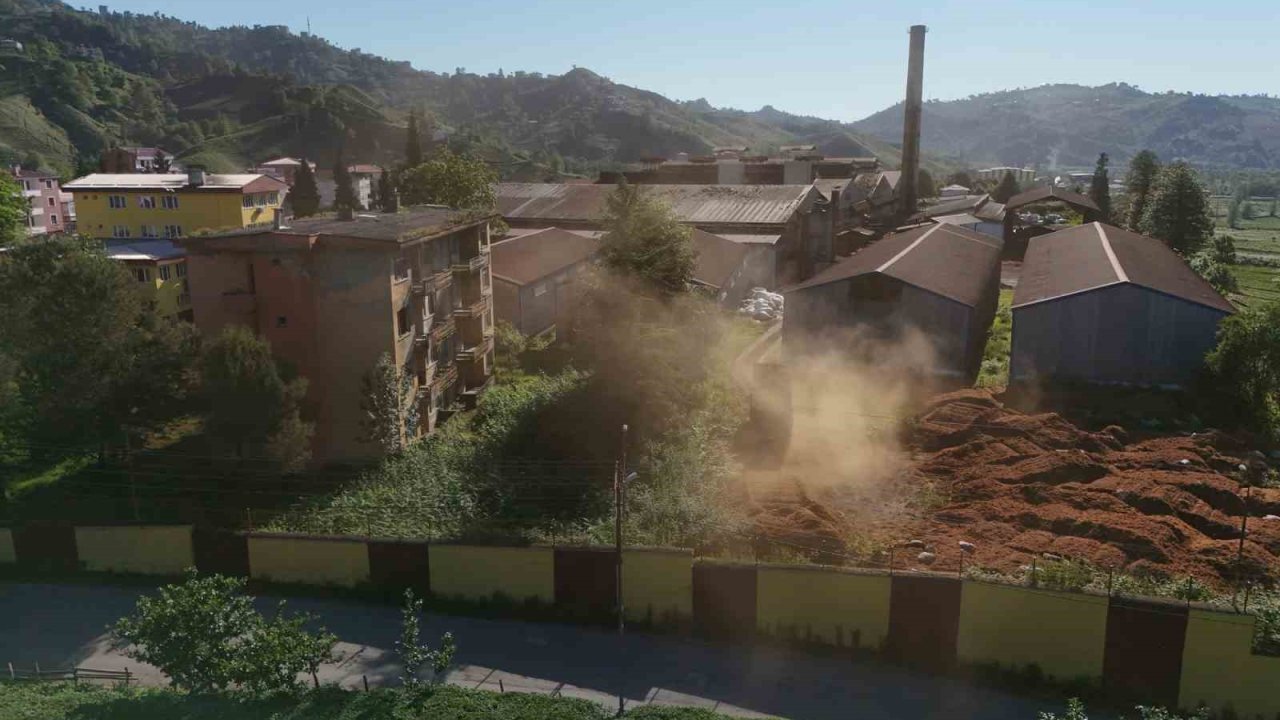 Çay fabrikasının tozu mahalle sakinlerini canından bezdirdi