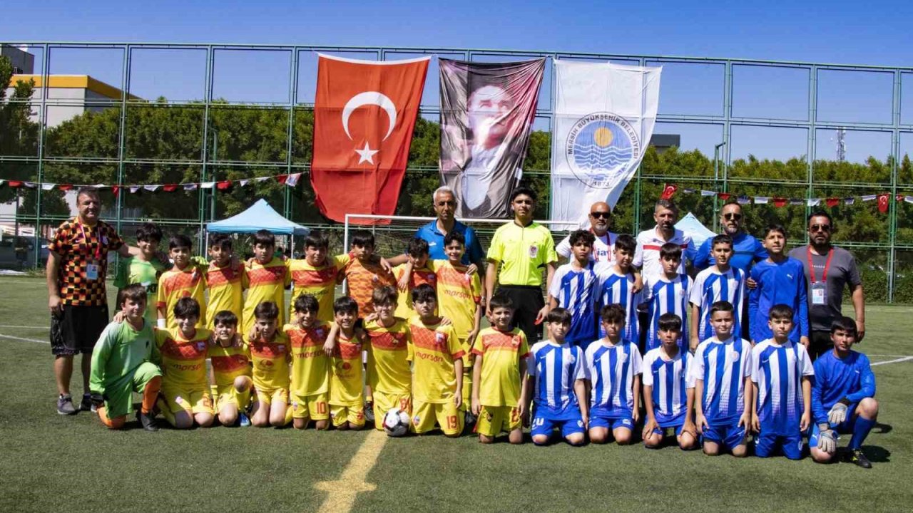 Mersin’de ’Çocuk Futbol Şenliği’ başladı