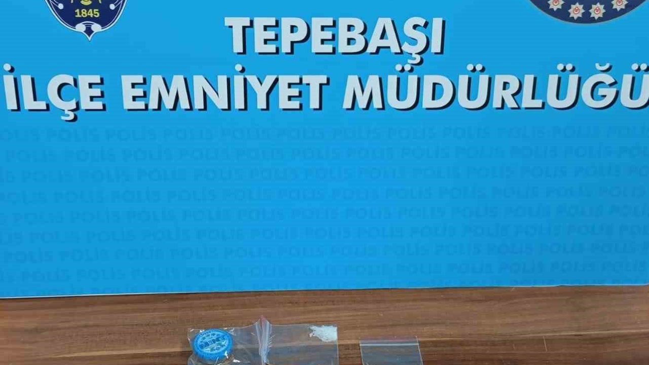 7 yıl hapis cezası bulunan firari şahsın evinde uyuşturucu madde ele geçirildi