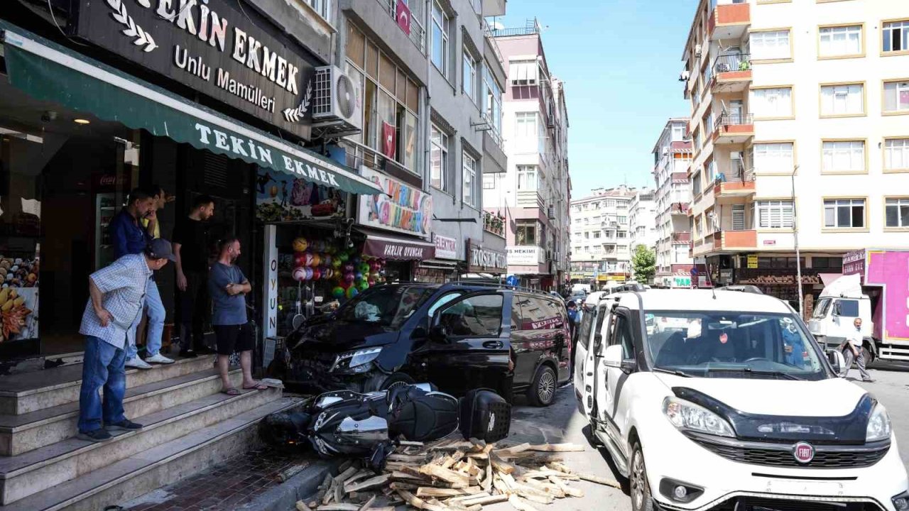 Güngören’de alkollü sürücü caddeyi birbirine kattı