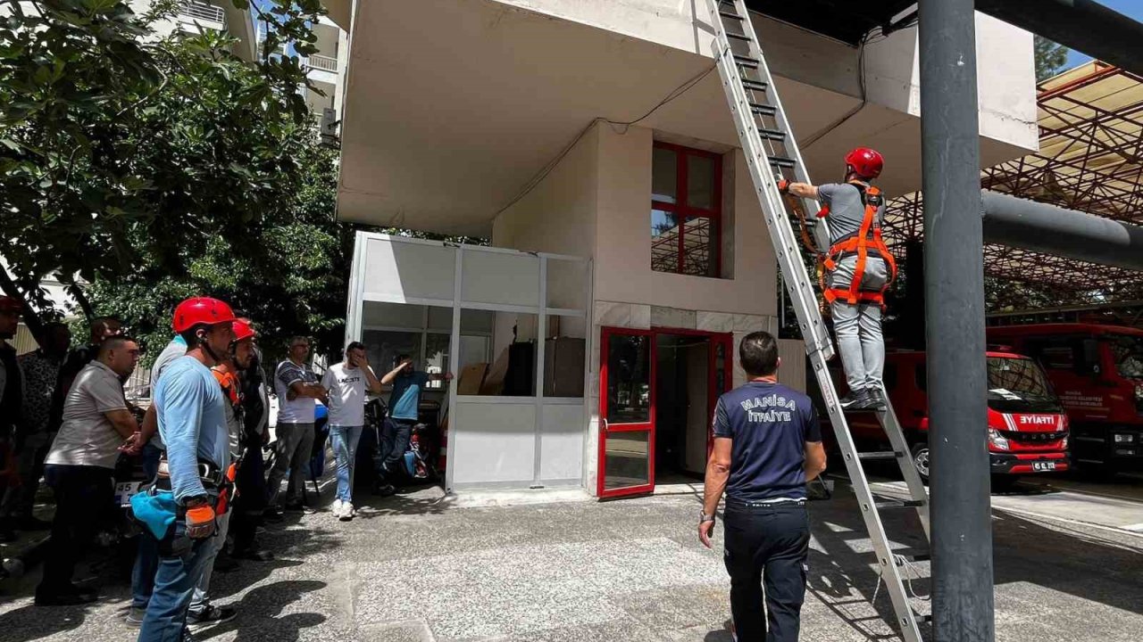 Büyükşehirin ekiplerine yüksekte çalışma eğitimi