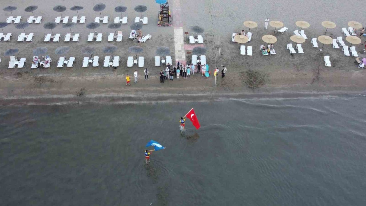 Plajlara mavi bayraklar çekildi, turizm sezonu başladı