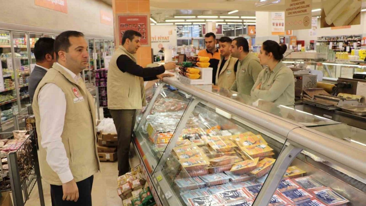 Ağrı’da gıda satış yerlerine denetim yapıldı