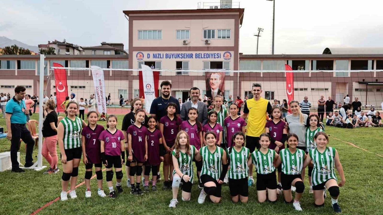 Denizli’de voleybol şenliği