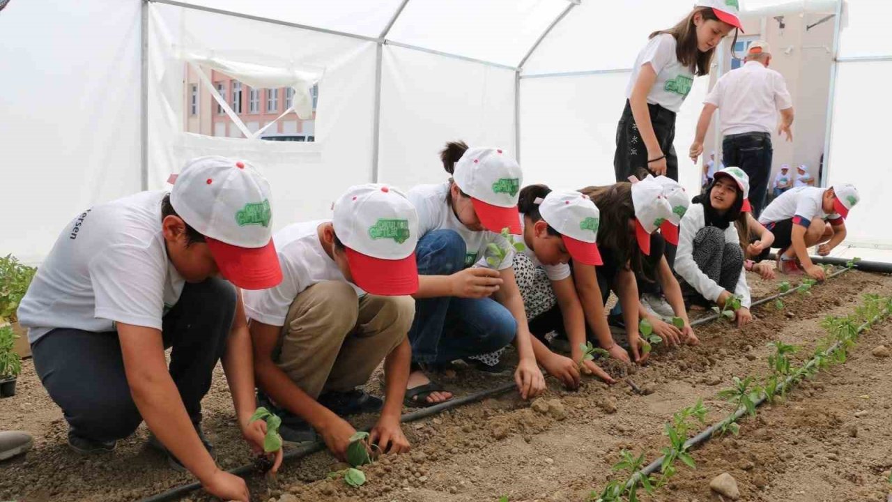 Erzincan’da “Okuldaki Çiftlik" projesi başlatıldı