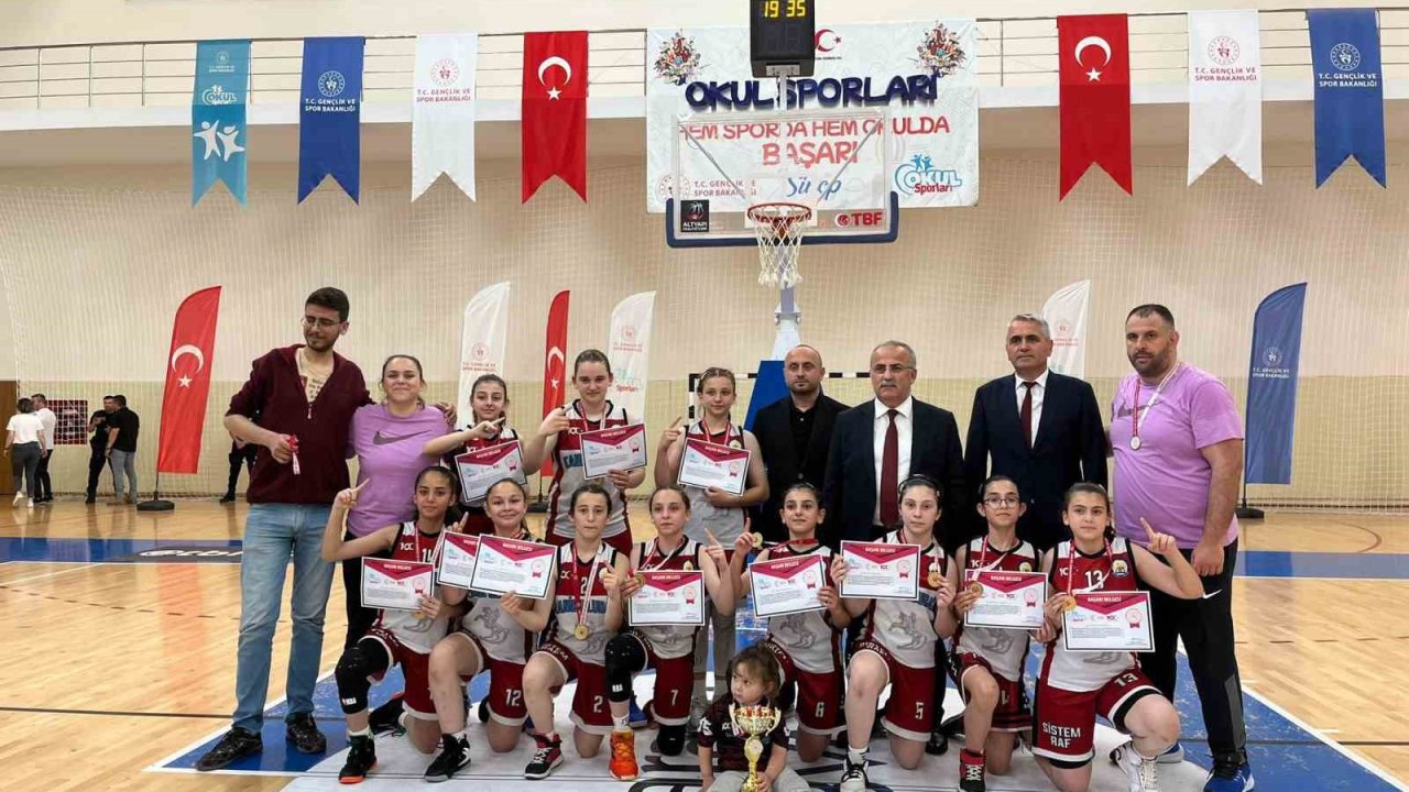 Canik, basketbolda Türkiye şampiyonu oldu