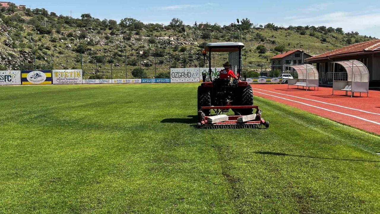 Hacılar Fevzi Mercan Stadyumu’nda zemin yenileme çalışmaları başladı