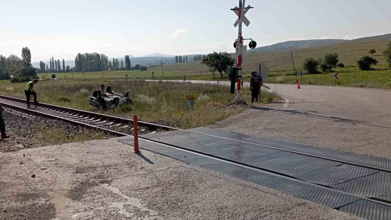 Tokat’ta ters dönen araçtan sağ kurtuldular