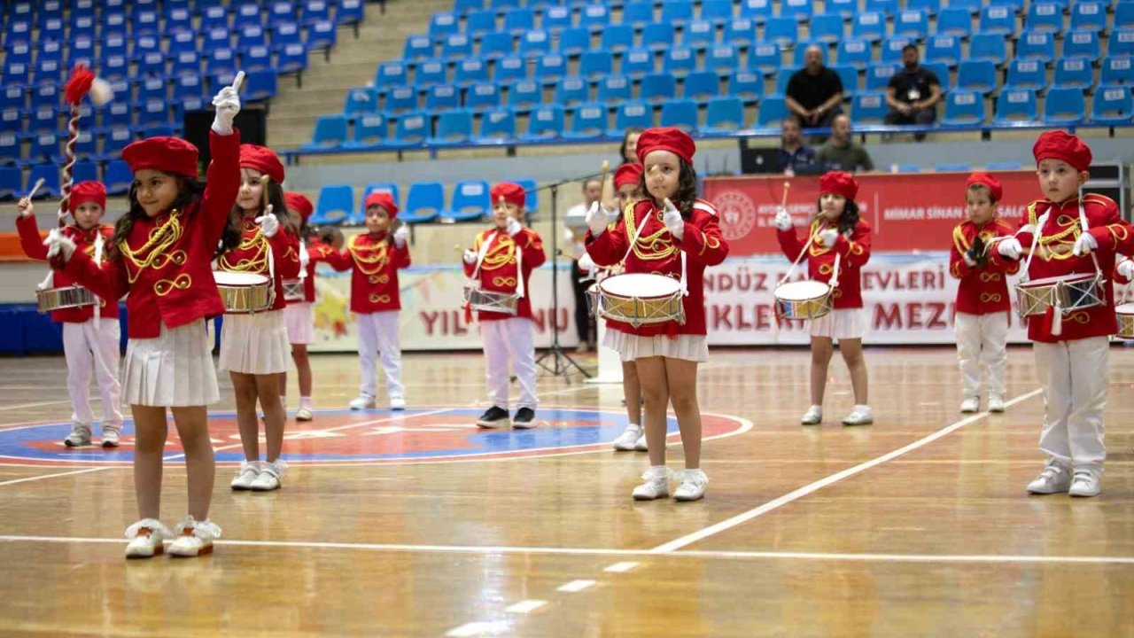 Efeler Belediyesi Gündüz Bakımevleri’nde yıl sonu ve mezuniyet coşkusu