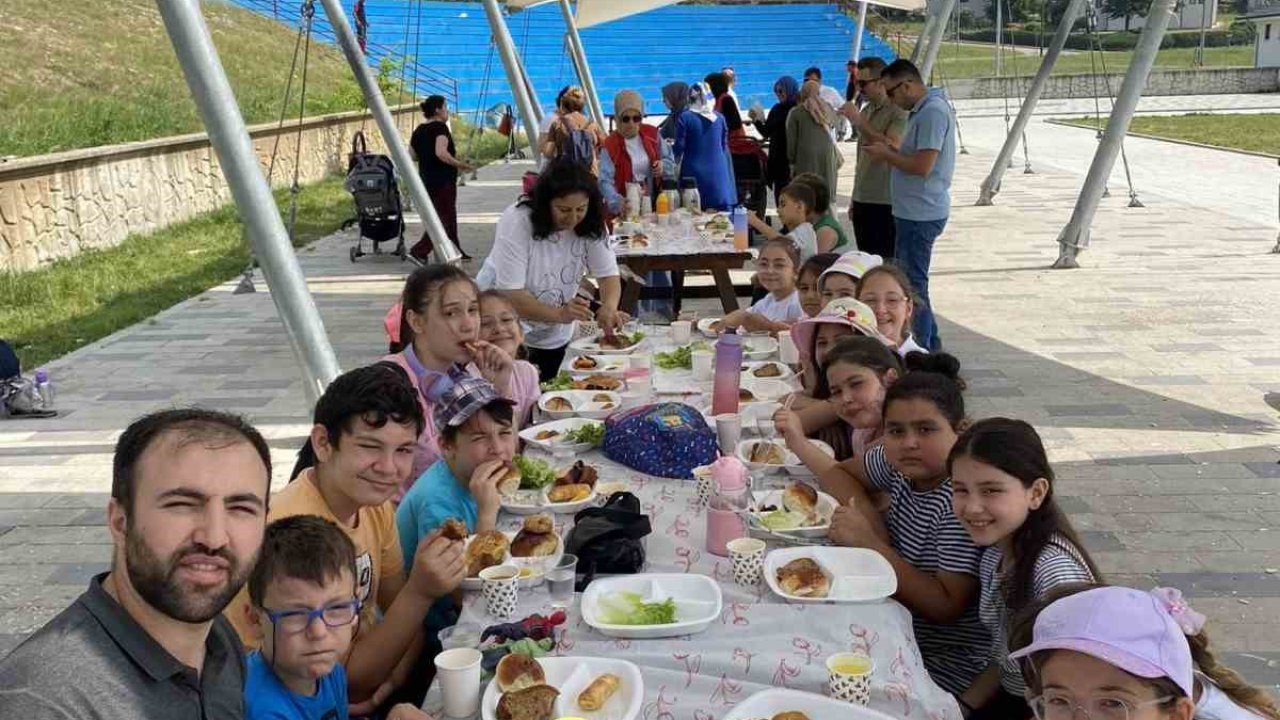 Merkezin minikleri piknikte buluştu