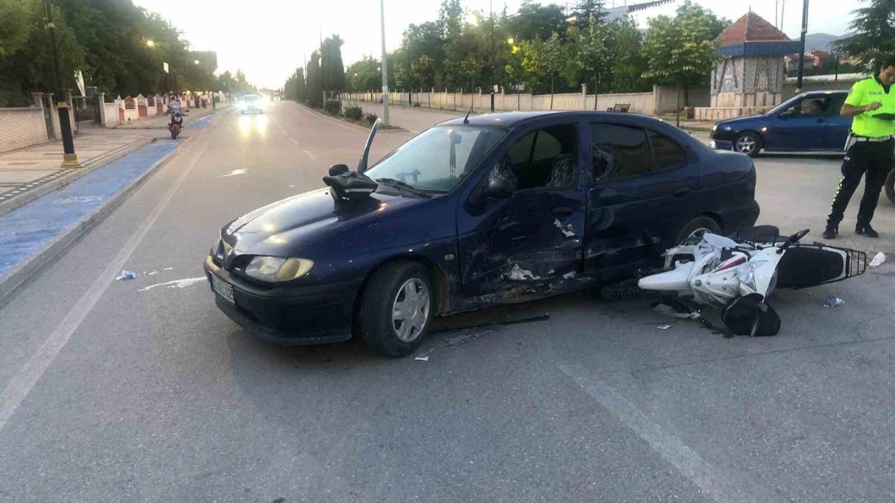 Motosikletin 15 yaşındaki sürücüsü trafik kazasında ağır yaralandı