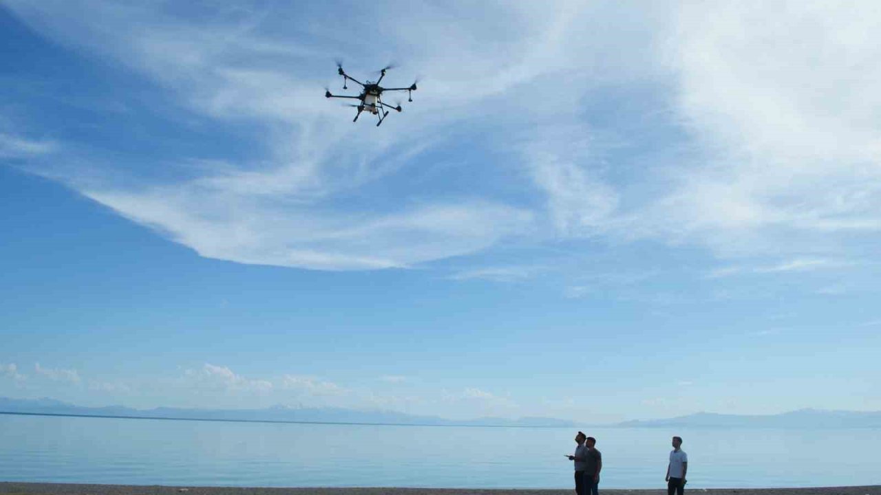 Adilcevaz’da drone ile sivrisinek ve haşerelerle mücadele