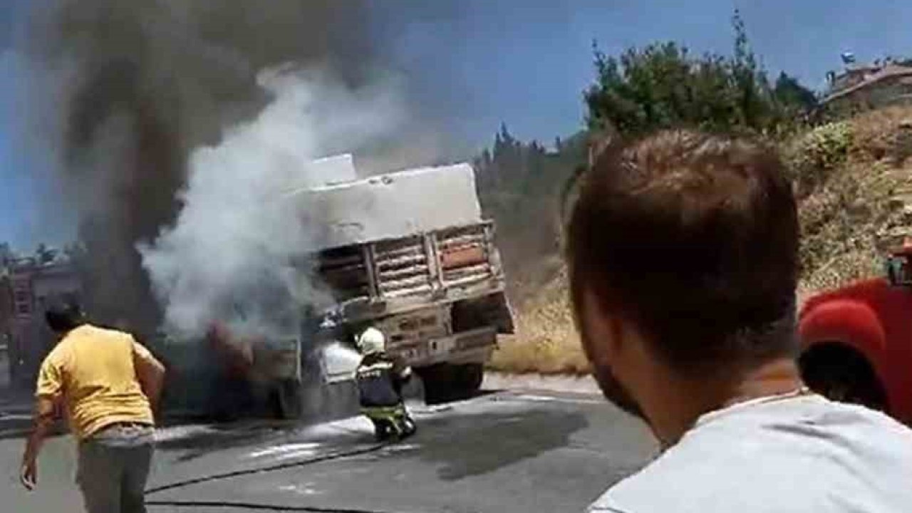 Yatağan’da mermer yüklü TIR yangını korkuttu