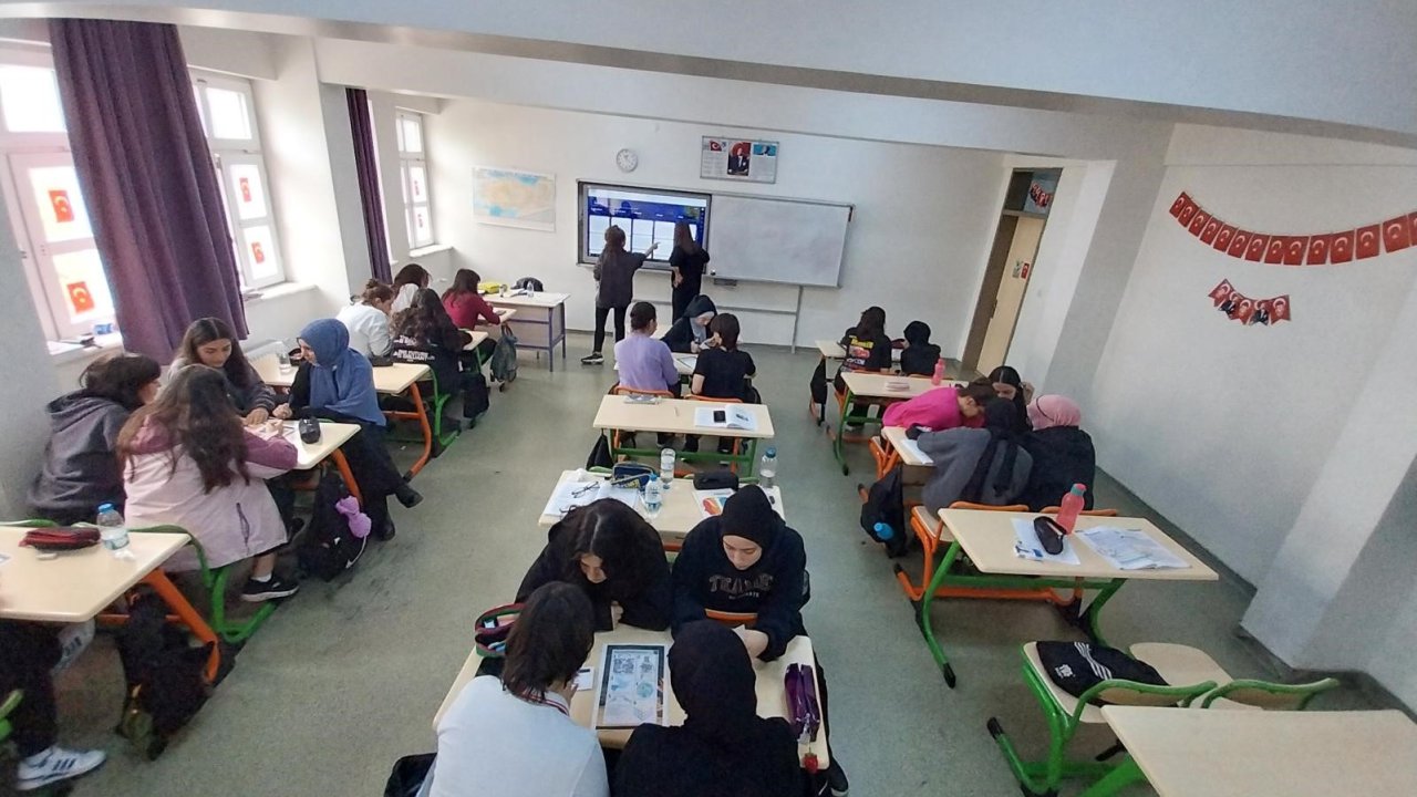 Eskişehir Hacı Süleyman Çakır Kız Anadolu Lisesi öğrencileri uluslararası eTwinning projesine katıldı