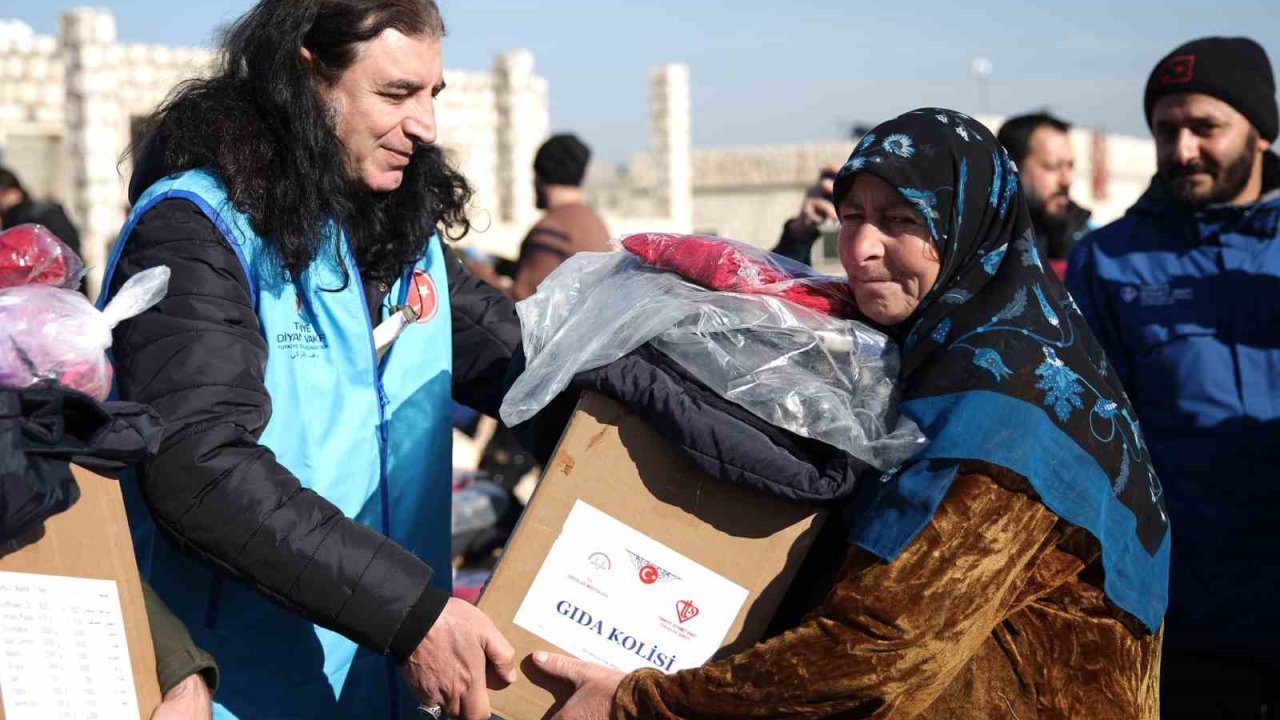 Türkiye Diyanet Vakfı’nın 2024 yılı vekaletle kurban programına ünlülerden destek