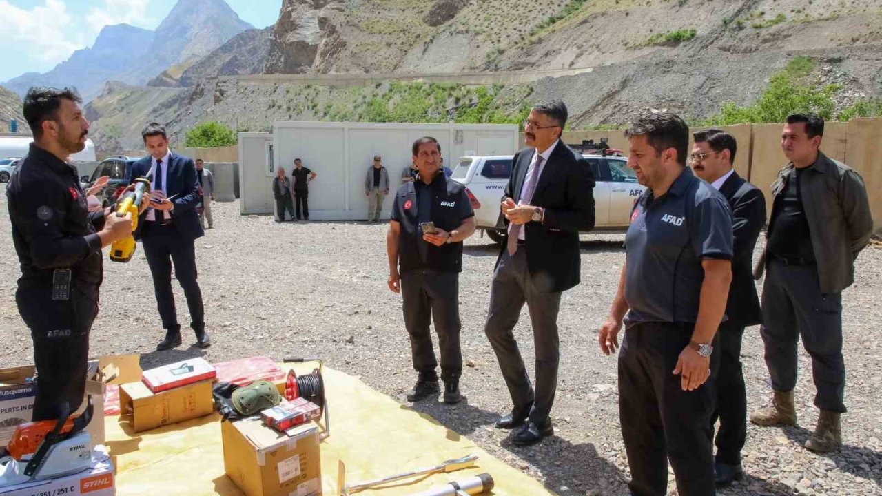 Vali Çelik deprem hazırlık çalışmalarını yerinde inceledi