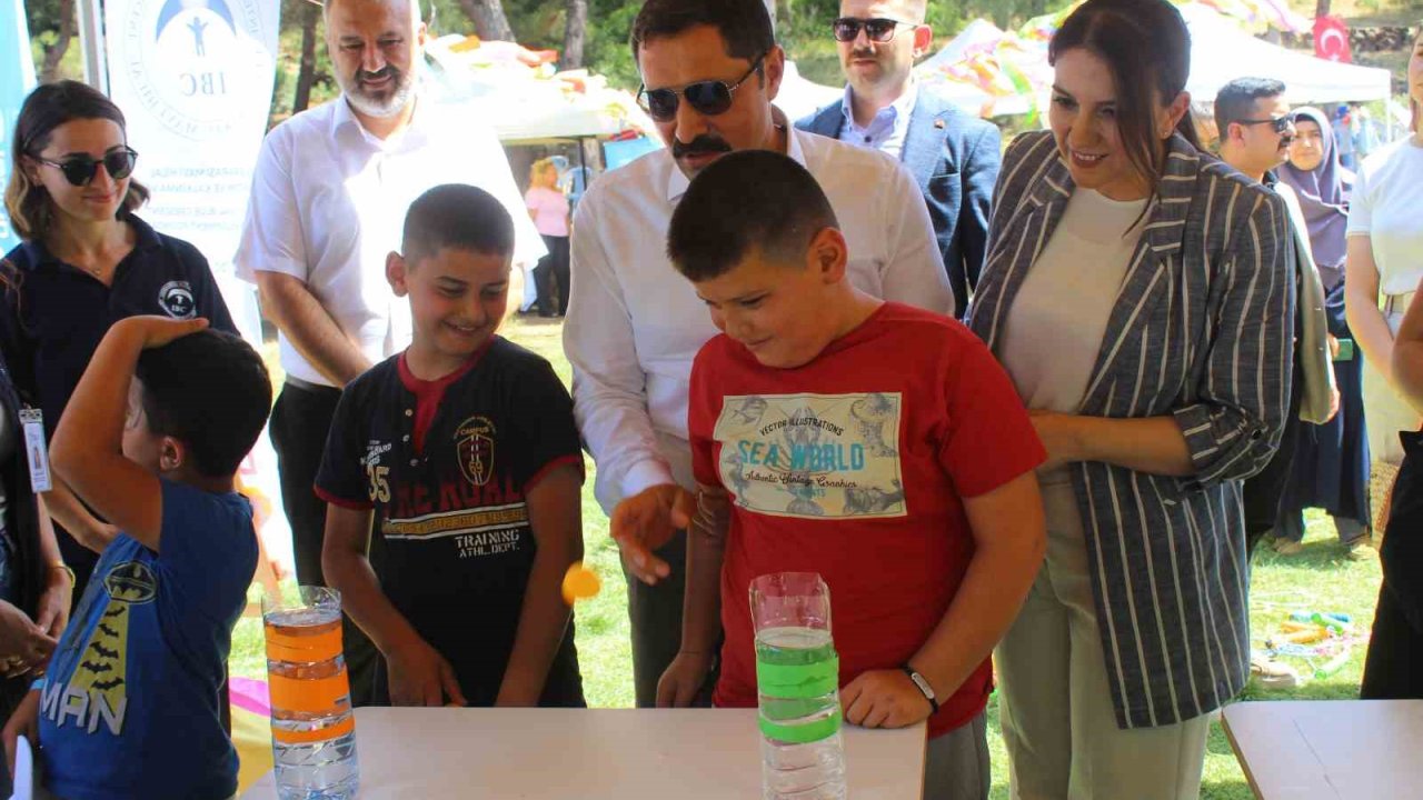 Depremde öksüz ve yetim kalan afetzede çocuklar doyasıya eğlendi