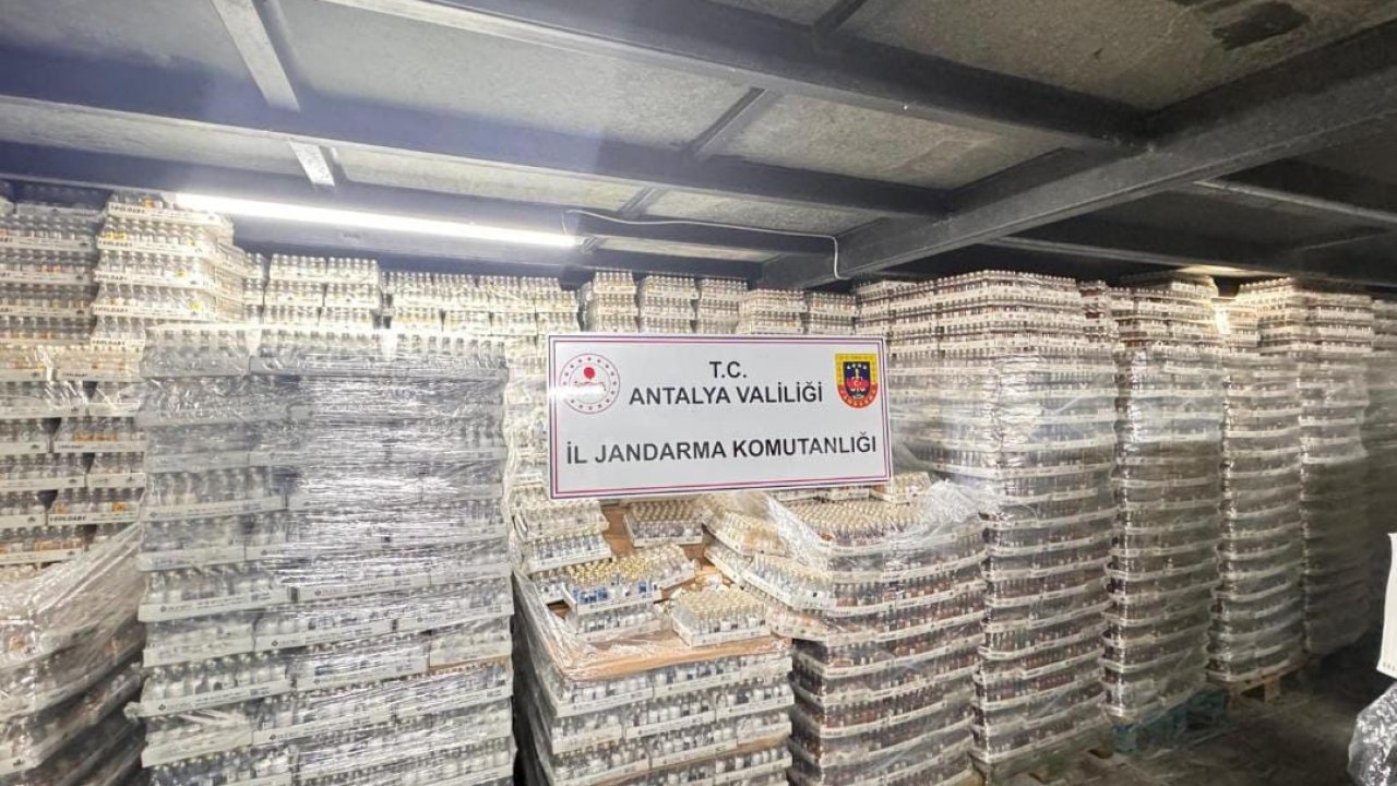 Kemer’de 5 bin 800 litre kaçak içki yakalandı