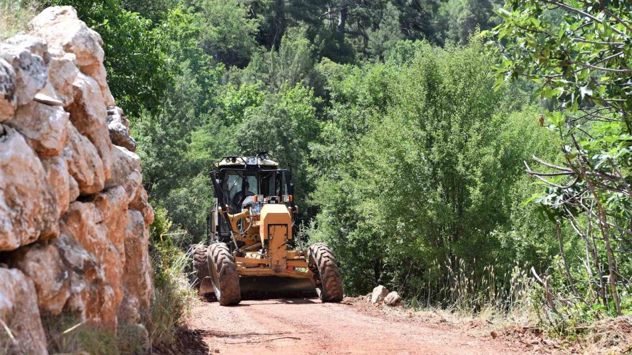 Konyaaltı’nda yayla yolları bayrama hazır